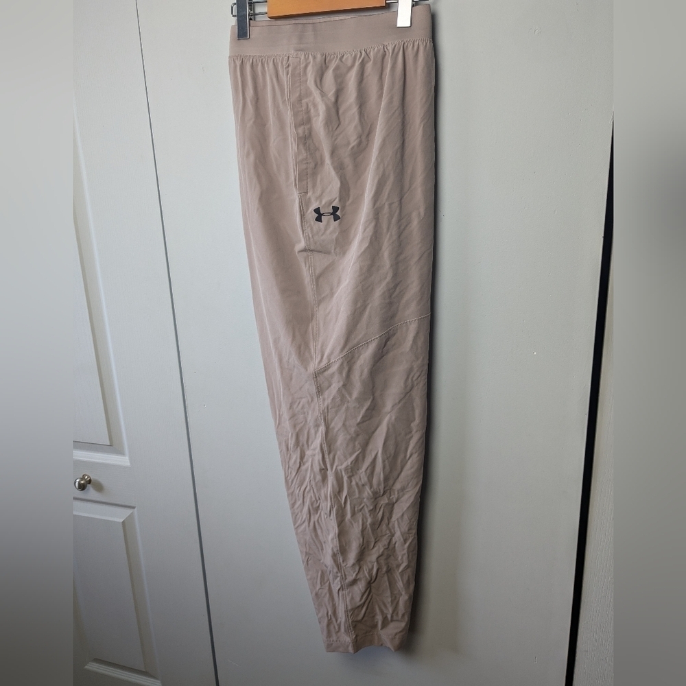 UNDER ARMOUR Fitted Active Pants Size 4XL Beige Color With Pockets